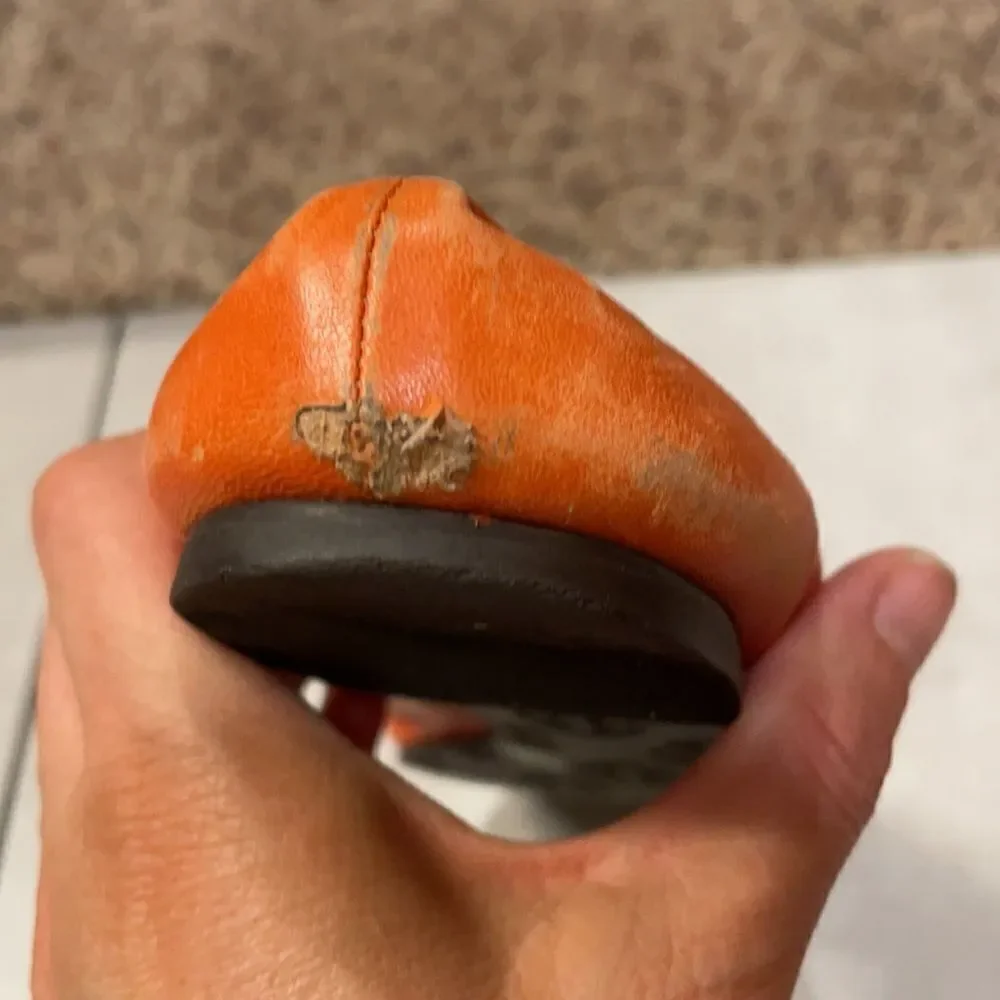 TORY Burch woman’s orange Right flat only